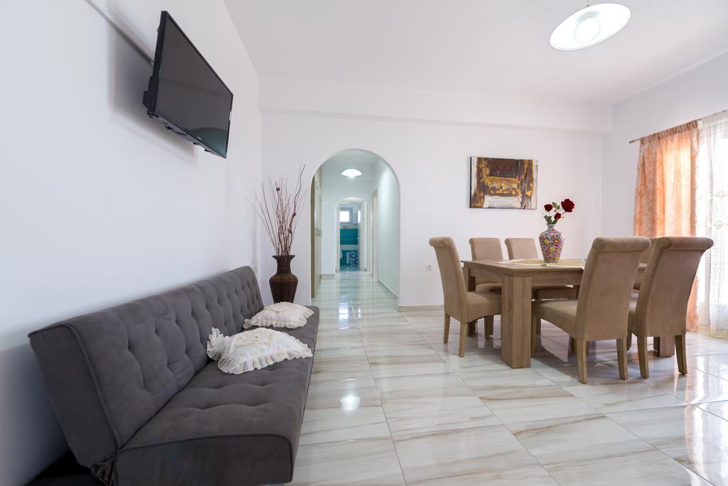 Sun View Villas Pýrgos Esterno foto